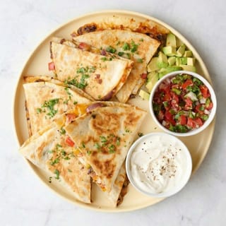 CHICKEN QUESADILLA